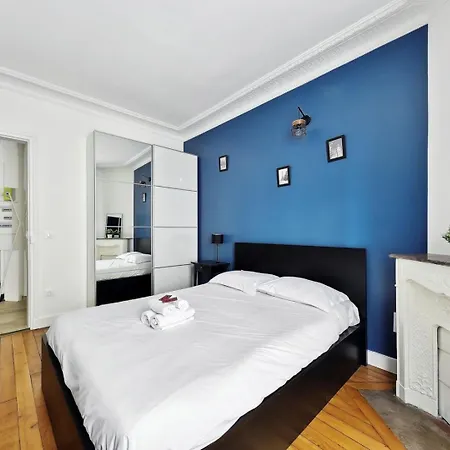 Appartement Bnbnook - Spacious 2br Near Eiffel Tower & Seine Parijs
