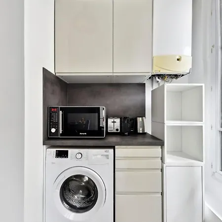 Bnbnook - Spacious 2br Near Eiffel Tower & Seine